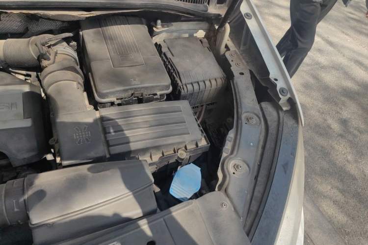 Used Volkswagen Sharan 2012 2.0 TSI Standard Version Euro IV Engine Bay Left
