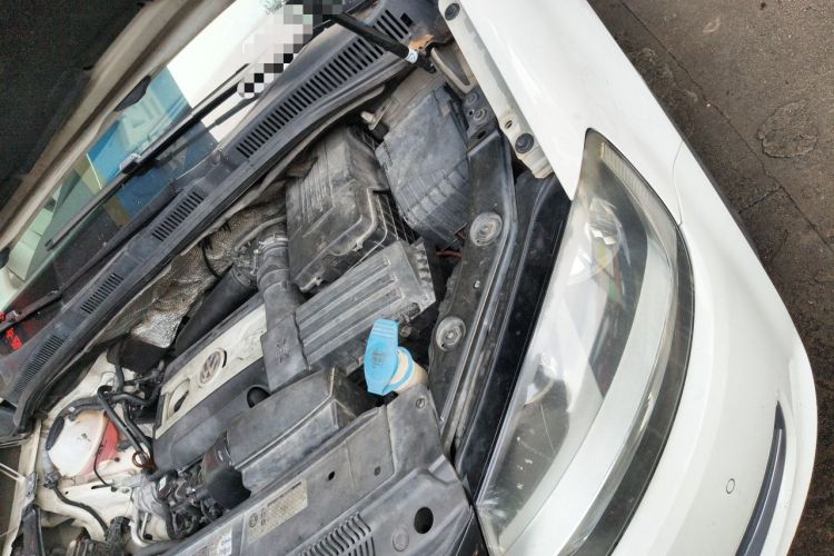 Used Volkswagen Sharan 2012 2.0 TSI Standard Version Euro IV Engine Bay Left