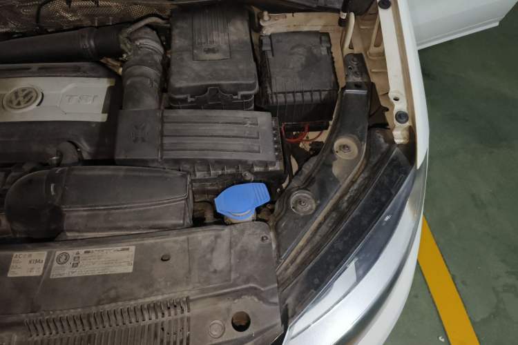 Used Volkswagen Sharan 2012 2.0 TSI Standard Version Euro IV Engine Bay Left