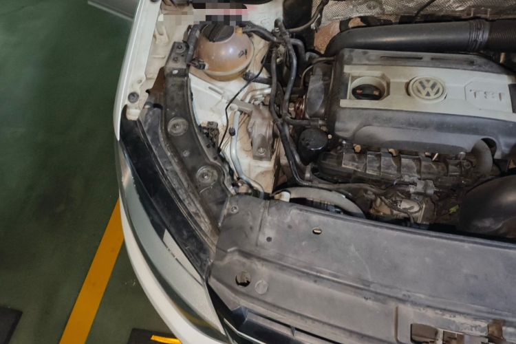 Used Volkswagen Sharan 2012 2.0 TSI Standard Version Euro IV Engine Bay Right