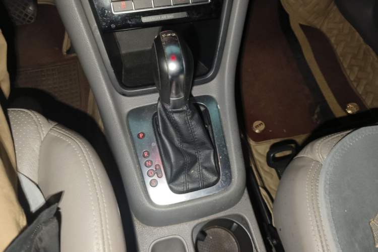 Used Volkswagen Sharan 2012 2.0 TSI Standard Version Euro IV Gear Lever