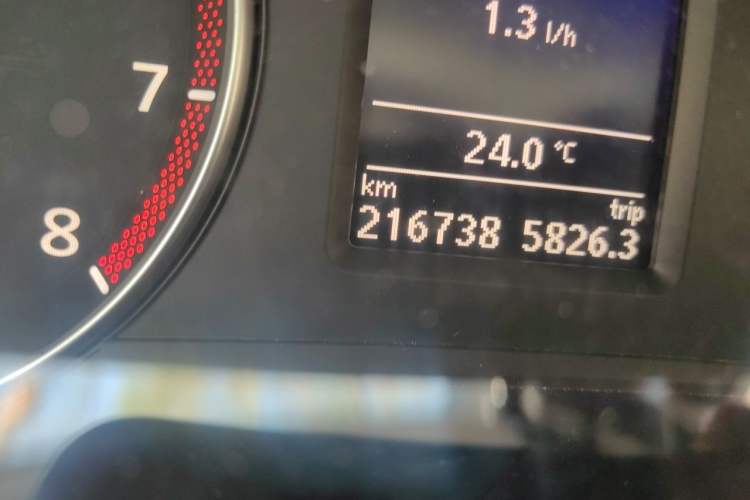 Used Volkswagen Sharan 2012 2.0 TSI Standard Version Euro IV Odometer Close Up