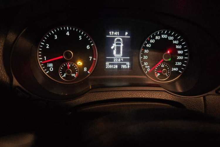 Used Volkswagen Sharan 2012 2.0 TSI Standard Version Euro IV Odometer Close Up
