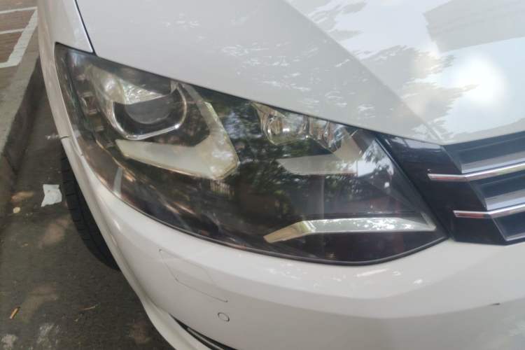 Used Volkswagen Sharan 2012 2.0 TSI Luxury Version Euro IV Right Front Headlight