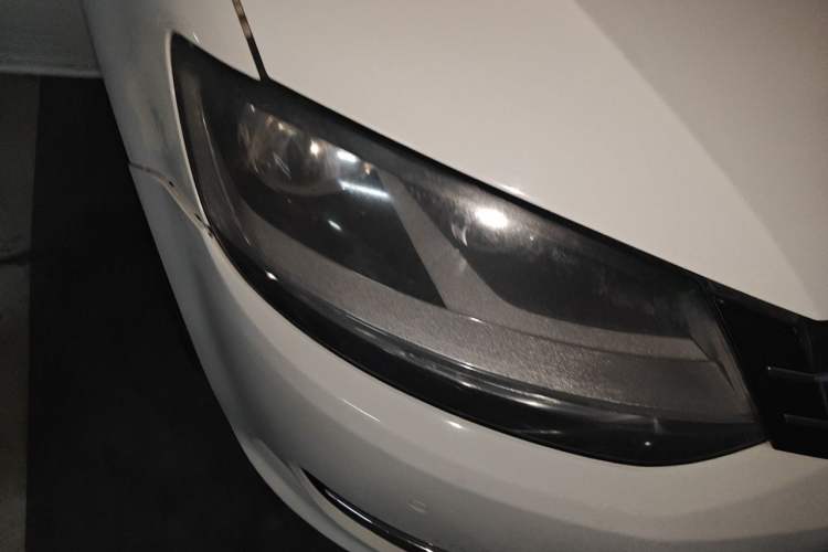 Used Volkswagen Sharan 2012 2.0 TSI Standard Version Euro IV Right Front Headlight
