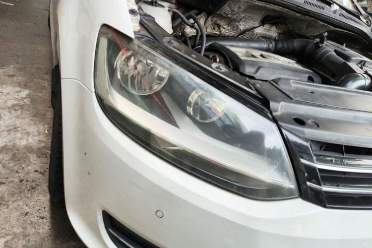 Used Volkswagen Sharan 2012 2.0 TSI Standard Version Euro IV Right Front Headlight