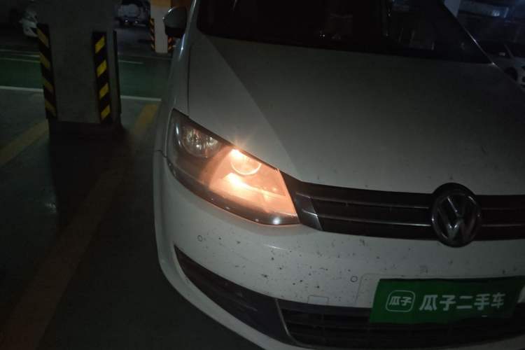 Used Volkswagen Sharan 2012 2.0 TSI Standard Version Euro IV Right Front Headlight