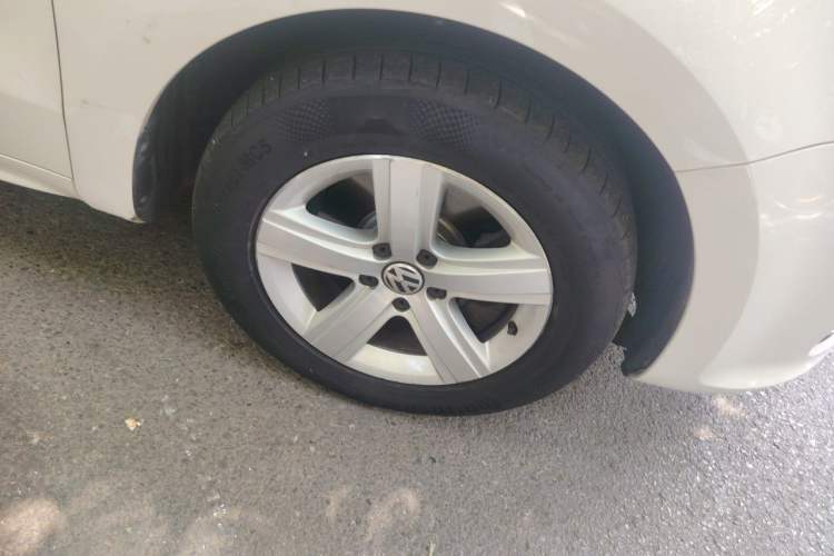Used Volkswagen Sharan 2012 2.0 TSI Luxury Version Euro IV Right Front Wheel Hub
