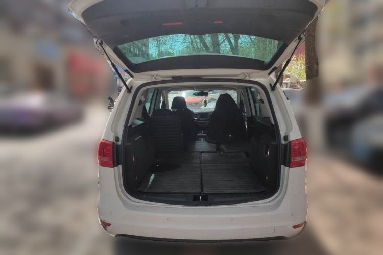 Used Volkswagen Sharan 2012 2.0 TSI Standard Version Euro IV Trunk