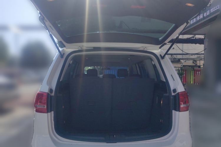 Used Volkswagen Sharan 2012 2.0 TSI Standard Version Euro IV Trunk