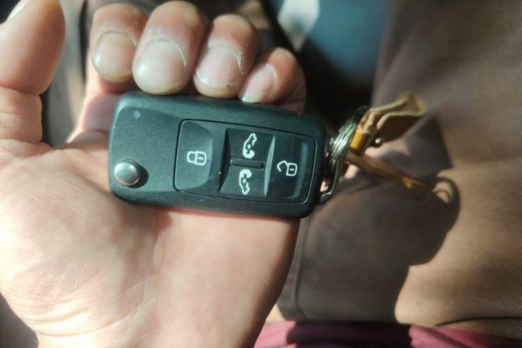 Used Volkswagen Sharan 2012 2.0 TSI Luxury Version Euro IV Vehicle Key