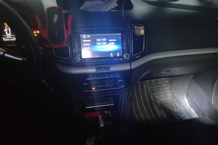 Used Volkswagen Sharan 2012 2.0 TSI Standard Version Euro IV Audio And AC Panel