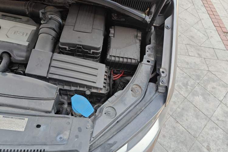 Used Volkswagen Sharan 2012 2.0 TSI Standard Version Euro IV Engine Bay Left
