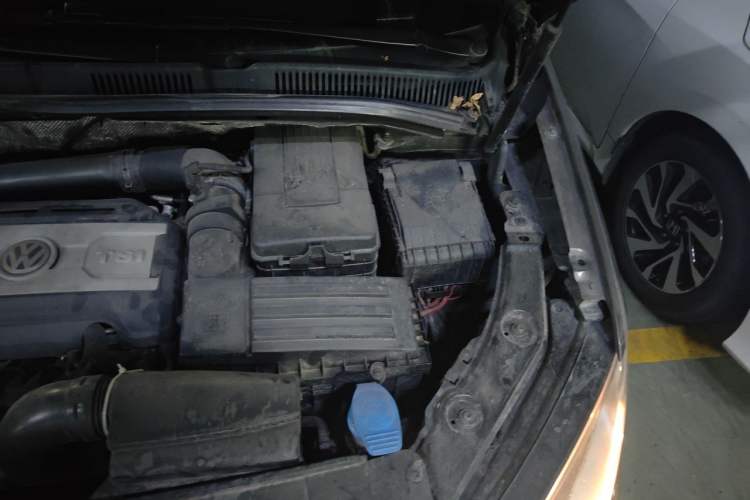 Used Volkswagen Sharan 2012 2.0 TSI Standard Version Euro IV Engine Bay Left