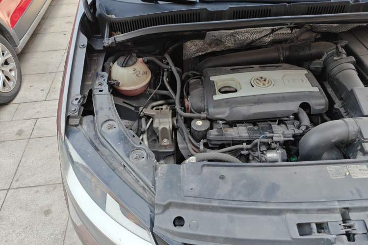Used Volkswagen Sharan 2012 2.0 TSI Standard Version Euro IV Engine Bay Right