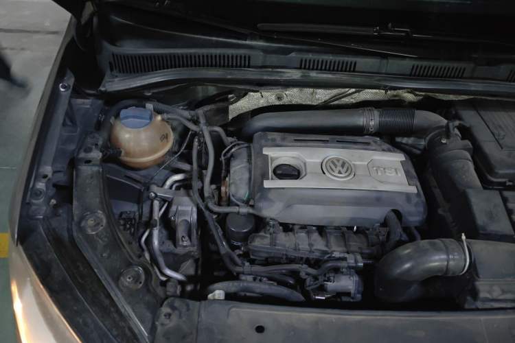 Used Volkswagen Sharan 2012 2.0 TSI Standard Version Euro IV Engine Bay Right