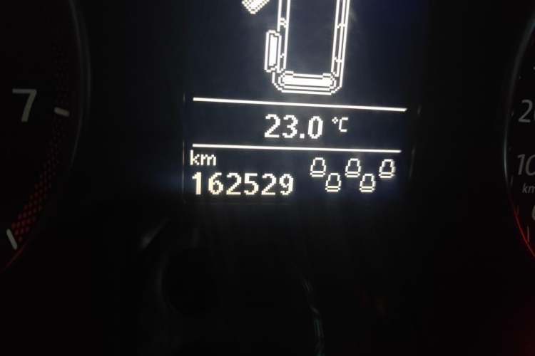 Used Volkswagen Sharan 2012 2.0 TSI Standard Version Euro IV Odometer Close Up