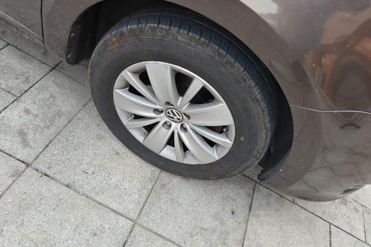 Used Volkswagen Sharan 2012 2.0 TSI Standard Version Euro IV Right Front Wheel Hub