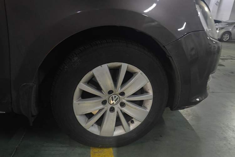 Used Volkswagen Sharan 2012 2.0 TSI Standard Version Euro IV Right Front Wheel Hub