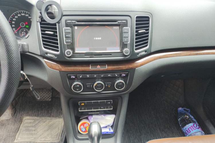 Used Volkswagen Sharan 2013 2.0 TSI Comfort Model Audio And AC Panel