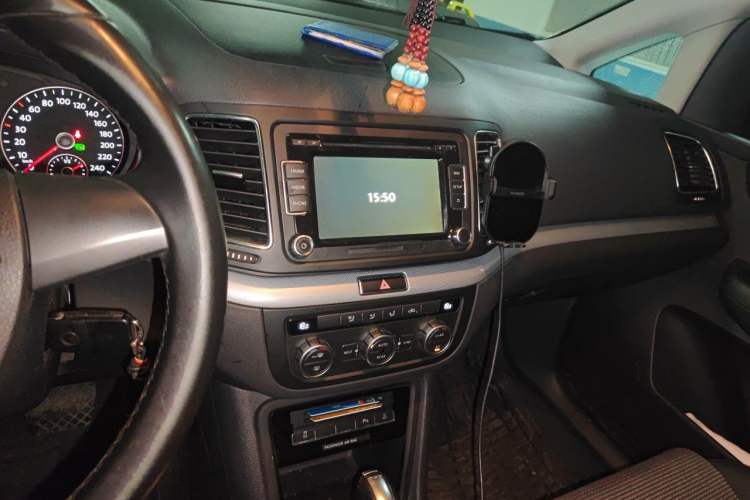 Used Volkswagen Sharan 2013 2.0 TSI Standard Model Audio And AC Panel