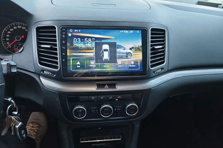 Used Volkswagen Sharan 2013 1.8TSI Standard Model Audio And AC Panel