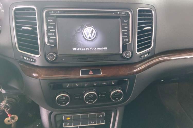 Used Volkswagen Sharan 2013 1.8TSI Comfort Model Audio And AC Panel