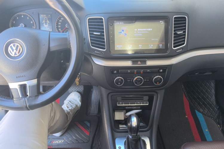 Used Volkswagen Sharan 2013 1.8TSI Standard Model Euro IV Audio And AC Panel