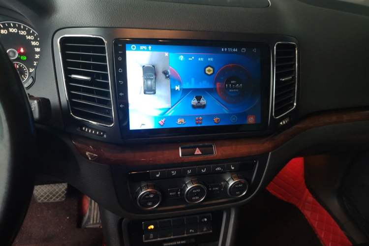 Used Volkswagen Sharan 2013 2.0 TSI Comfort Model Audio And AC Panel