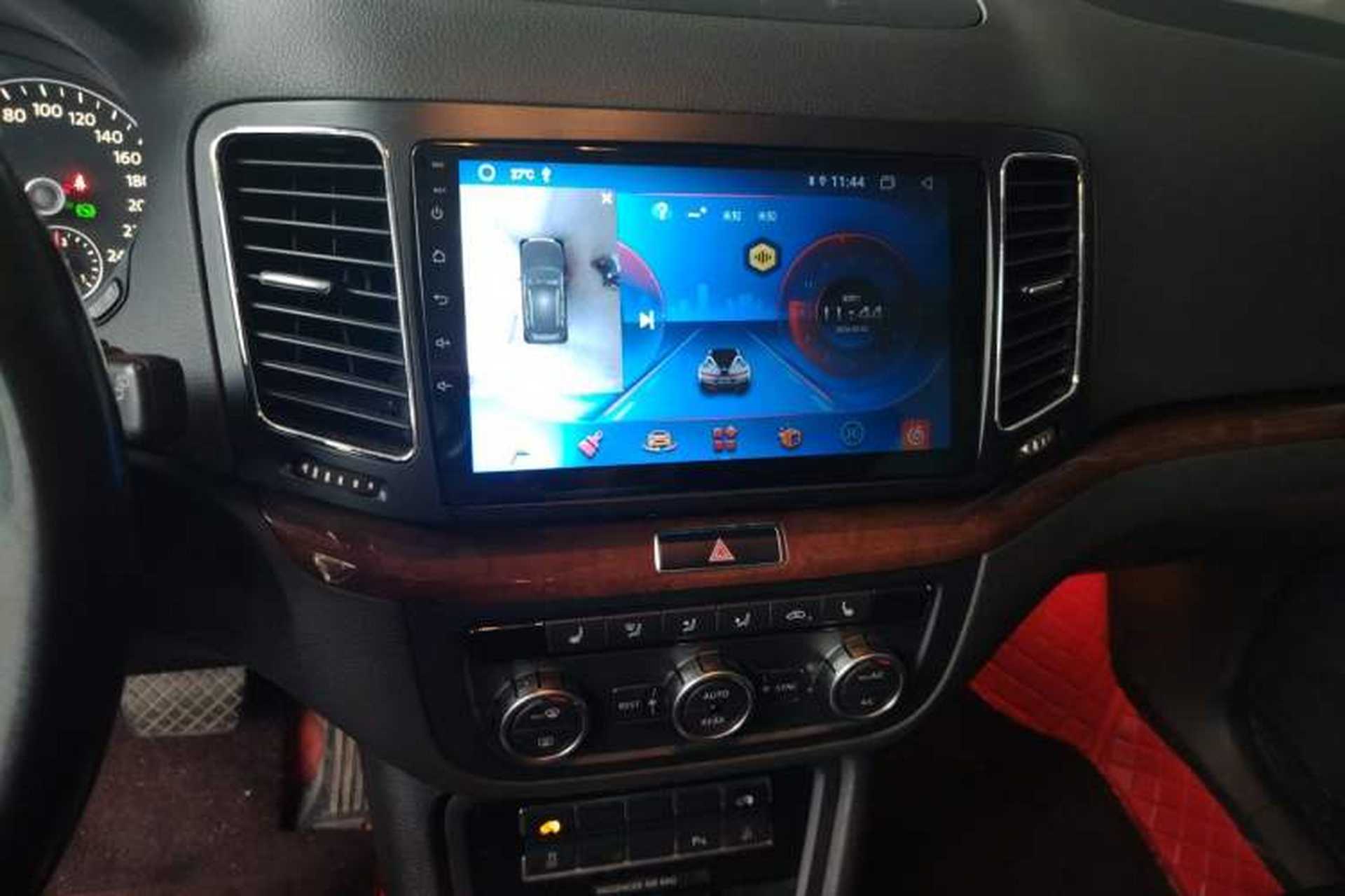 Used Volkswagen Sharan 2013 2.0 TSI Comfort Model Audio And AC Panel