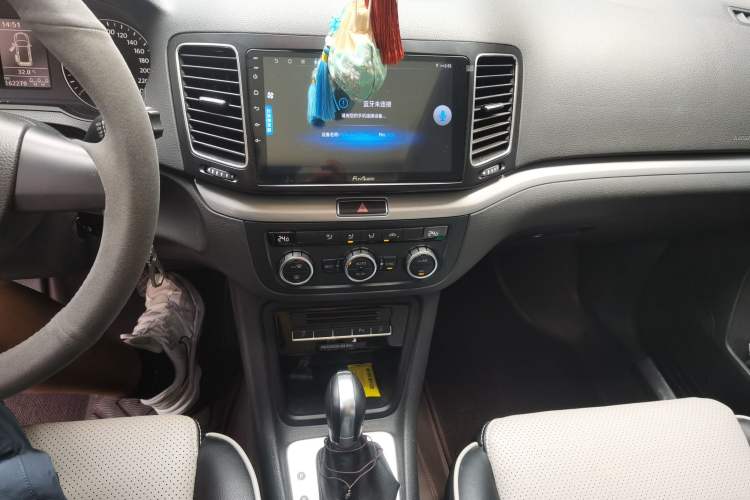 Used Volkswagen Sharan 2013 1.8TSI Standard Model Euro IV Audio And AC Panel