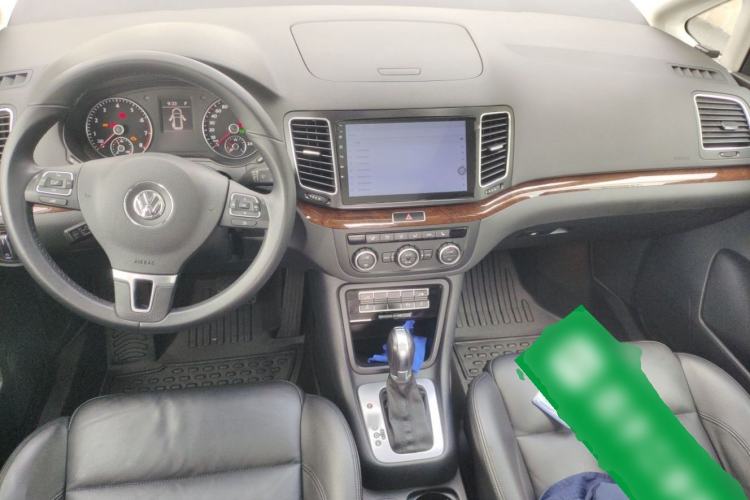 Used Volkswagen Sharan 2013 2.0 TSI Standard Model Center Console