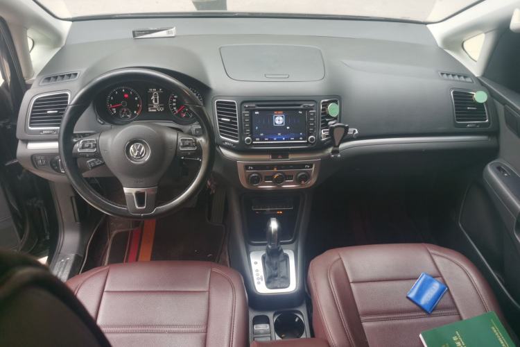 Used Volkswagen Sharan 2013 1.8TSI Standard Model Center Console