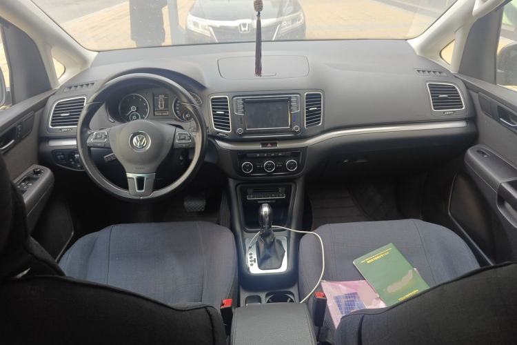 Used Volkswagen Sharan 2013 2.0 TSI Standard Model Center Console