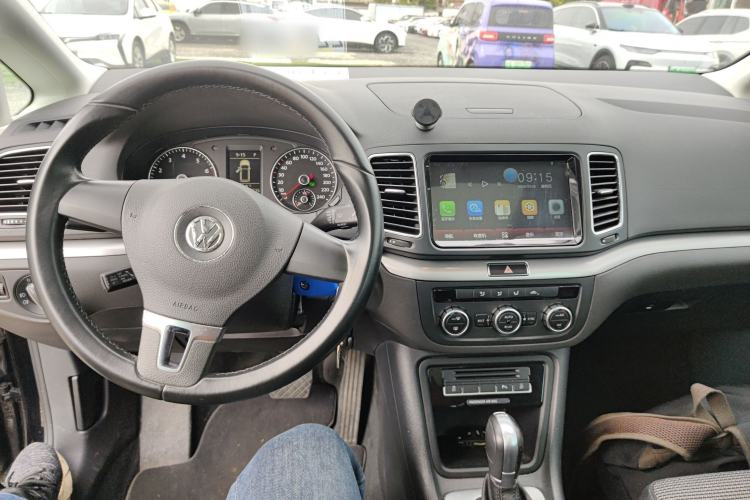 Used Volkswagen Sharan 2013 1.8TSI Standard Model Center Console