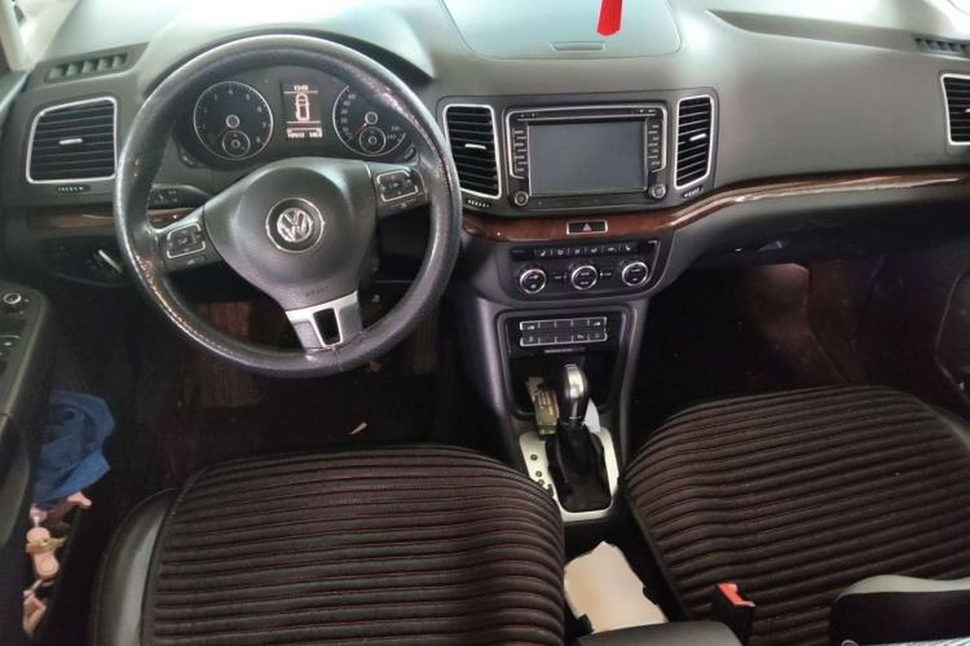 Used Volkswagen Sharan 2013 1.8TSI Comfort Model Center Console