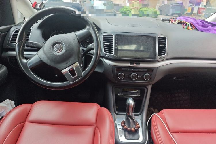 Used Volkswagen Sharan 2013 1.8TSI Standard Model Center Console