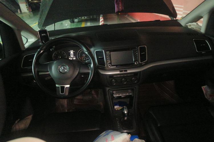 Used Volkswagen Sharan 2013 1.8TSI Standard Model Euro IV Center Console