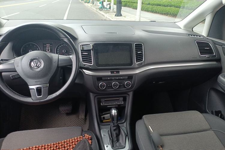 Used Volkswagen Sharan 2013 1.8TSI Standard Model Euro IV Center Console