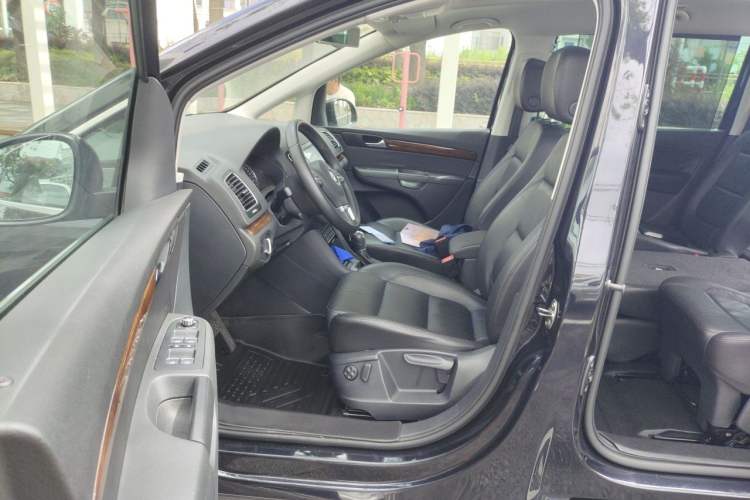 Used Volkswagen Sharan 2013 2.0 TSI Standard Model Driver Seat