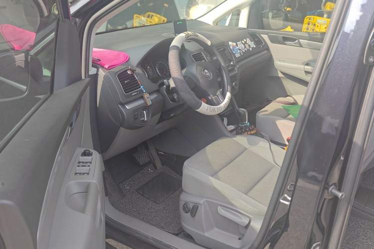 Used Volkswagen Sharan 2013 1.8TSI Standard Model Driver Seat