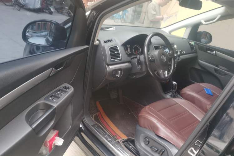 Used Volkswagen Sharan 2013 1.8TSI Standard Model Driver Seat