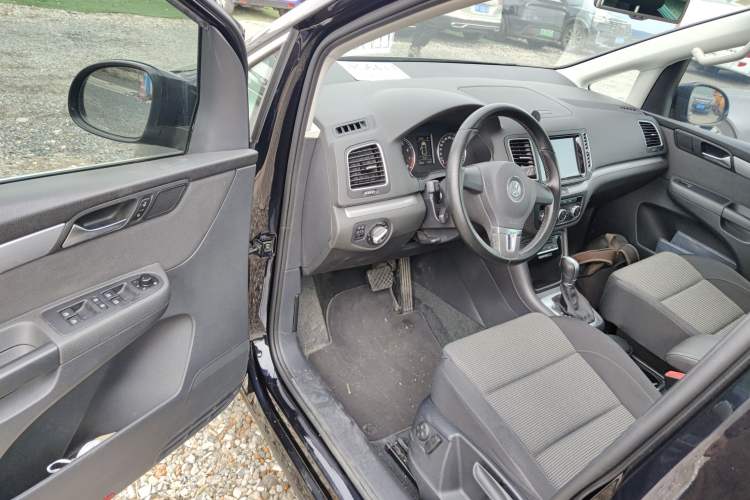 Used Volkswagen Sharan 2013 1.8TSI Standard Model Driver Seat