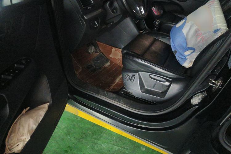 Used Volkswagen Sharan 2013 1.8TSI Standard Model Euro IV Driver Seat