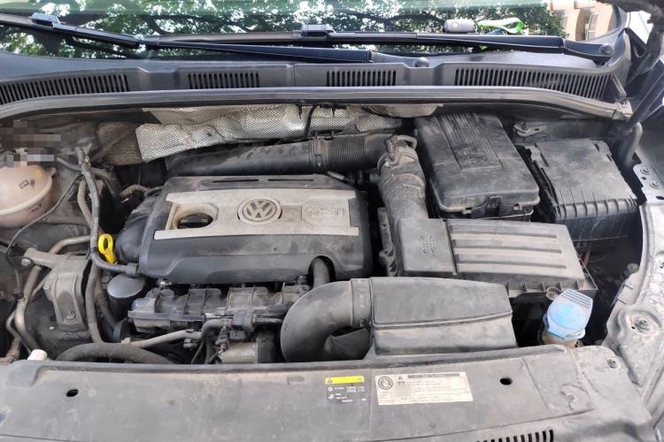 Used Volkswagen Sharan 2013 1.8TSI Comfort Model Euro IV Engine Bay