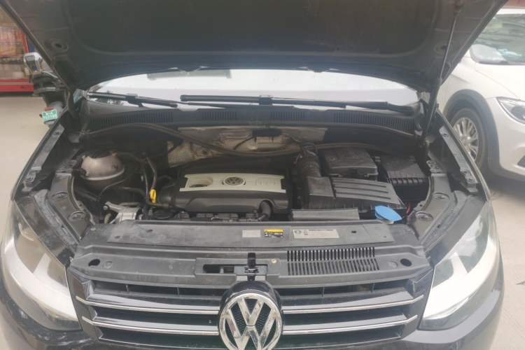 Used Volkswagen Sharan 2013 1.8TSI Standard Model Engine Bay