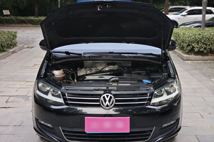 Used Volkswagen Sharan 2013 1.8TSI Standard Model Engine Bay
