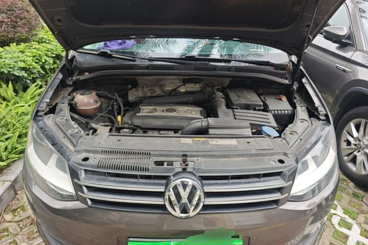 Used Volkswagen Sharan 2013 1.8TSI Standard Model Engine Bay