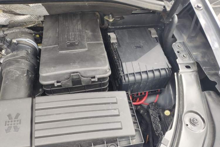 Used Volkswagen Sharan 2013 2.0 TSI Standard Model Engine Bay Left
