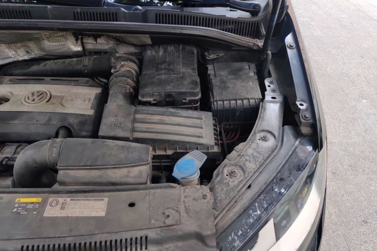 Used Volkswagen Sharan 2013 1.8TSI Comfort Model Euro IV Engine Bay Left